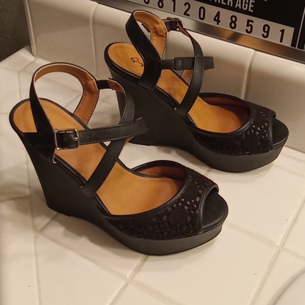 Qupid Black Wedges 7.5